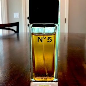 Chanel no.5 eat de toilet fragrance